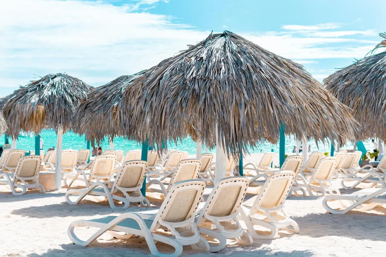 Escapada En Bavaro, Vista Piscina, Playa Los Corales A Solo Pasos Punta Cana 0*,  República Dominicana